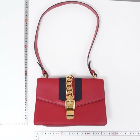 GUCCI Shoulder Bag Bamboo
Crossbody Bag Red Leather Gold Chain 421882001998 - Picture 12 of 13